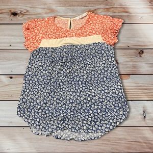 Women’s flowy short sleeve top